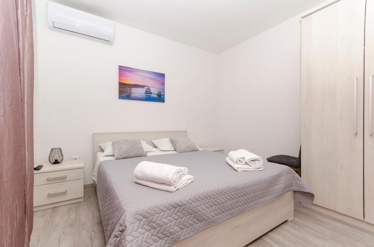 Apartments Silvana Супетар Экстерьер фото