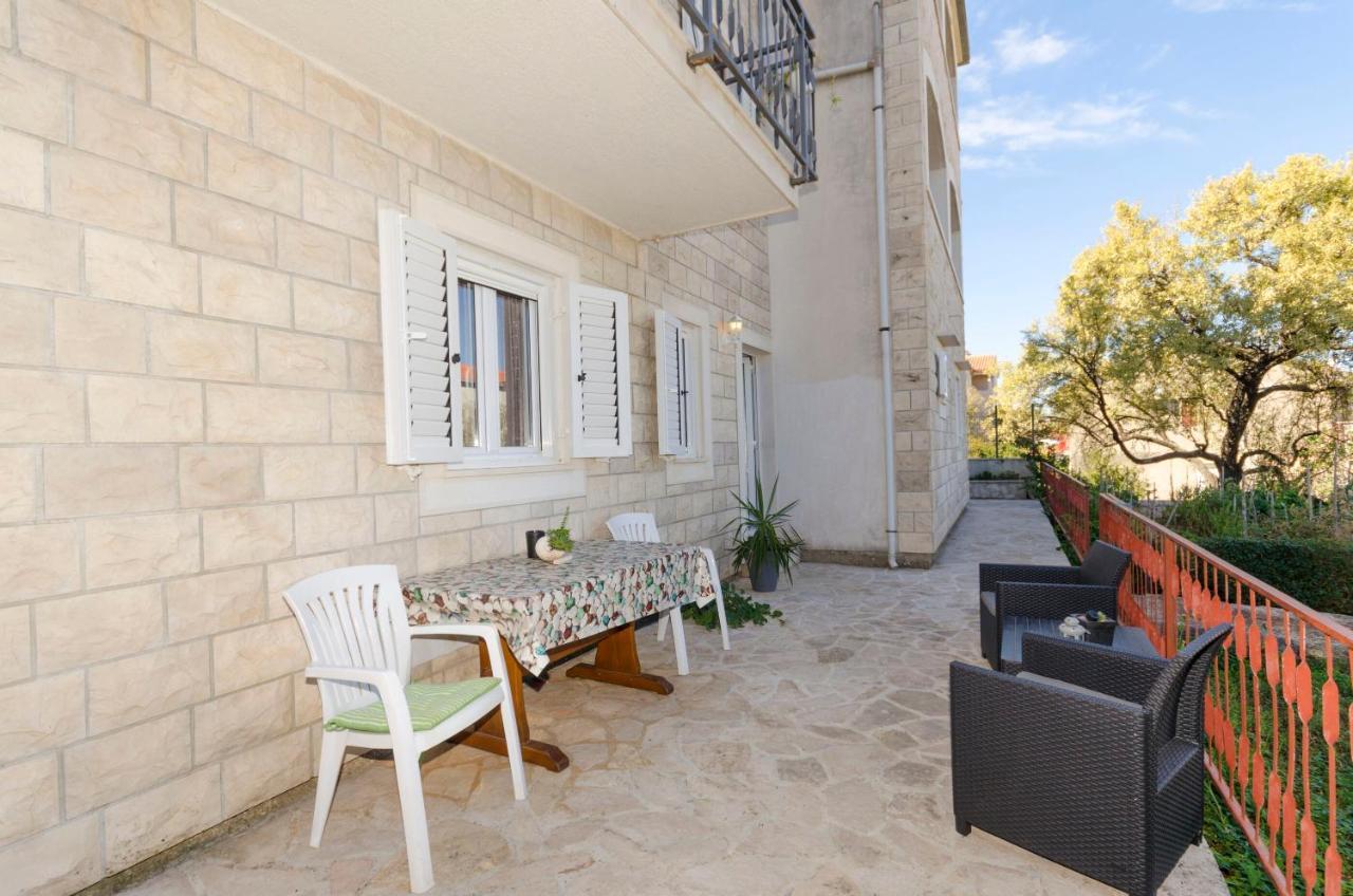Apartments Silvana Супетар Экстерьер фото