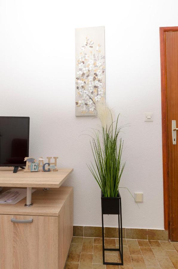 Apartments Silvana Супетар Экстерьер фото
