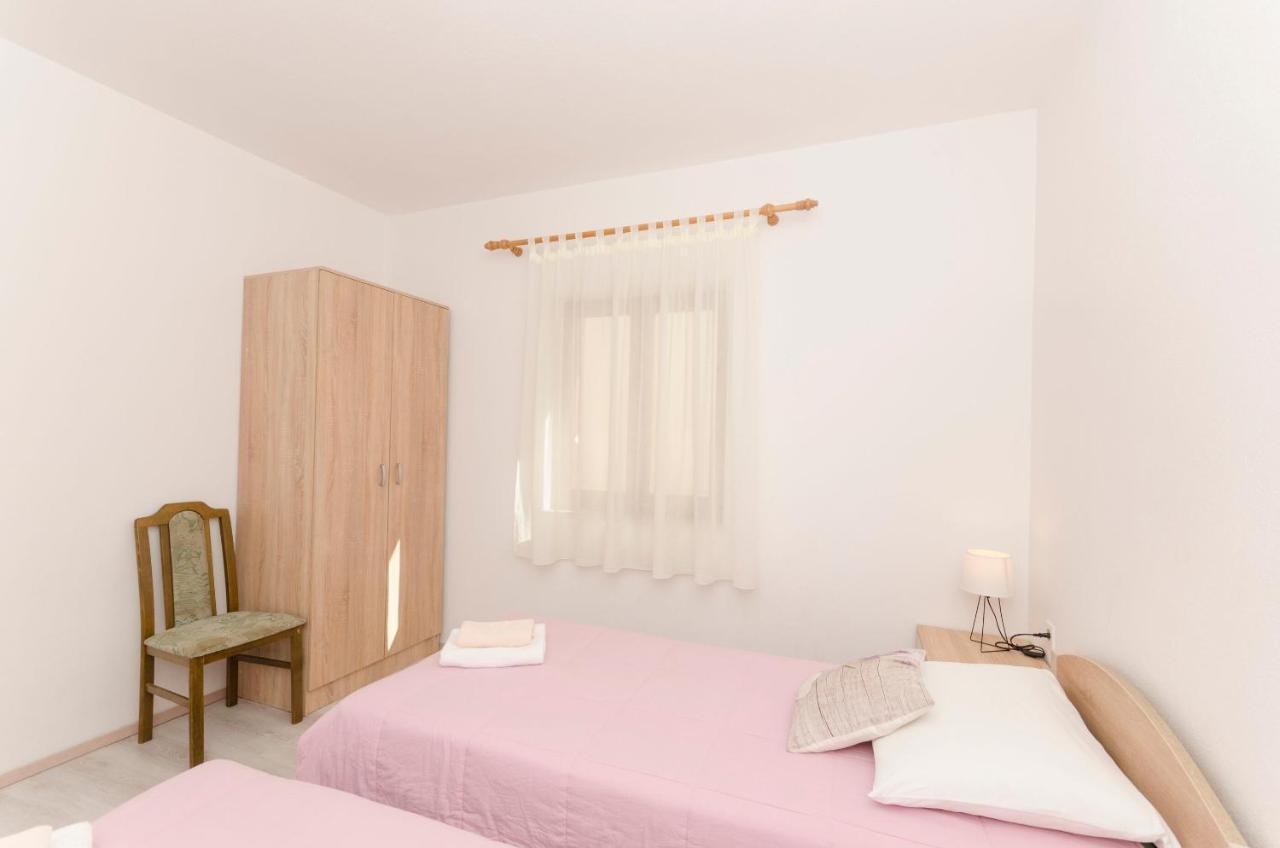 Apartments Silvana Супетар Экстерьер фото