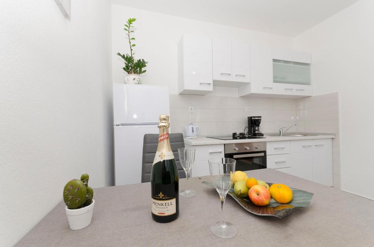 Apartments Silvana Супетар Экстерьер фото