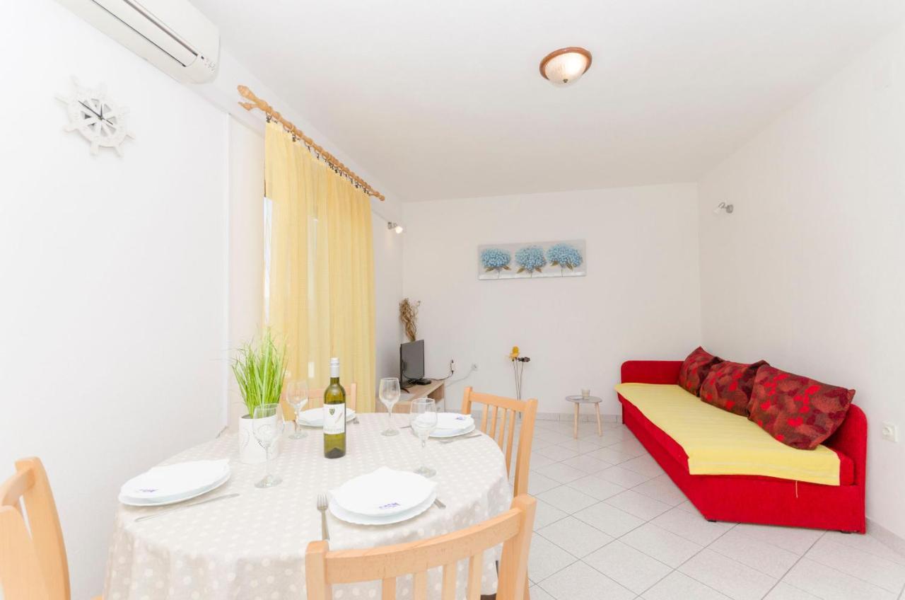 Apartments Silvana Супетар Экстерьер фото